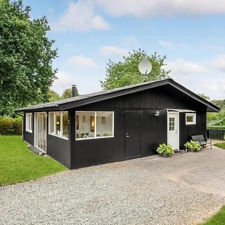 3 Bedroom Amazing In Holiday home Aabenraa