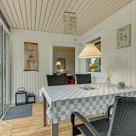 3 Bedroom Amazing In Holiday home Aabenraa