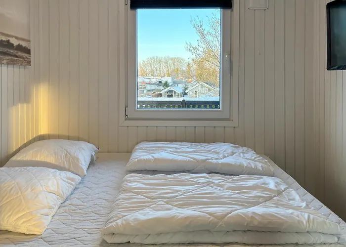 Feriehus 3 Bedroom Amazing In